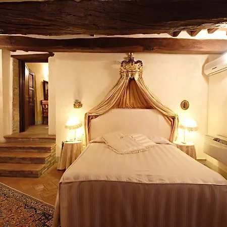 Hotel Relais Alla Corte Del Sole 4*