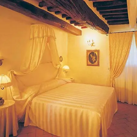 Relais Alla Corte Del Sole Hotel 4*